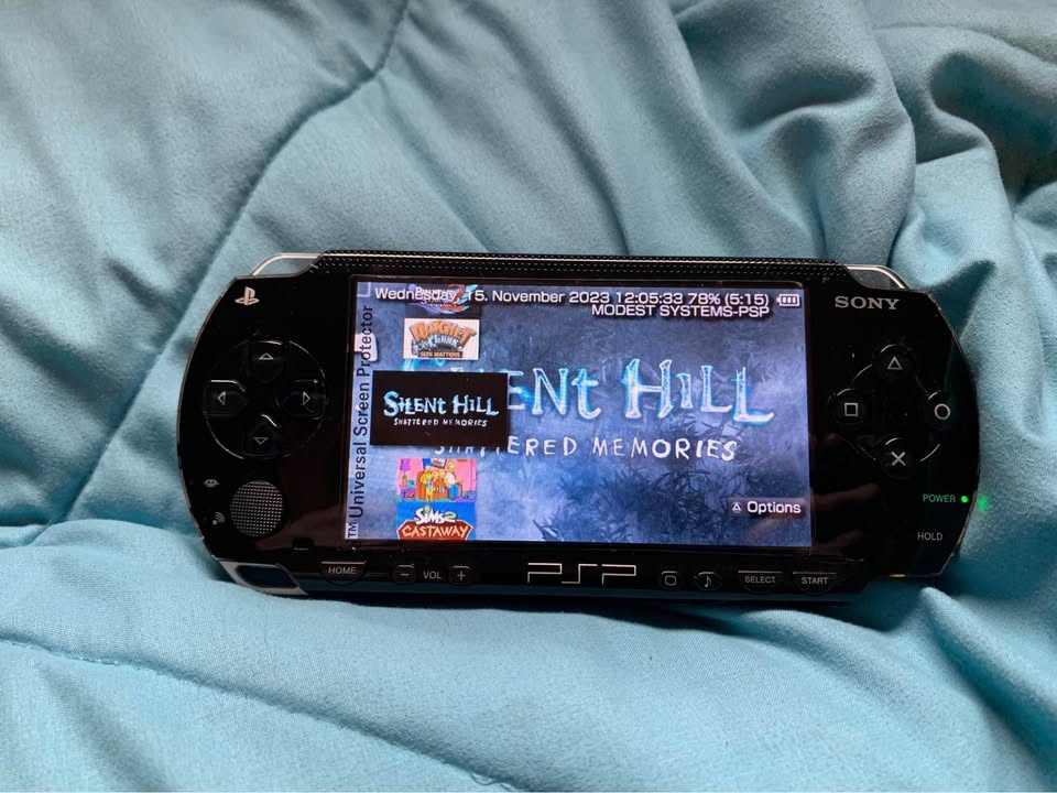 Modded PSP 128GB with Charge/Transfer Cable 100+ PSP Games - Retro Modd