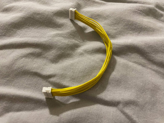 Original Xbox yellow disc drive cable with OEM-style yellow connector and flat ribbon for stable data transfer